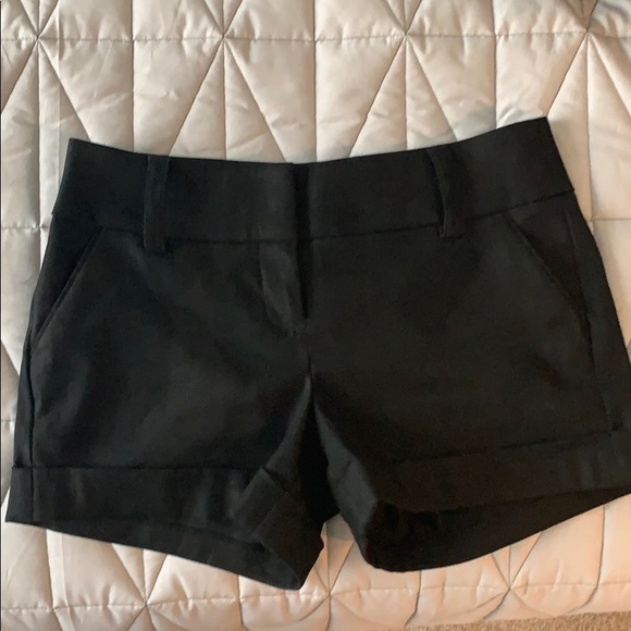 Pants - Black Linen Short 11”